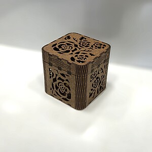 Cutie decorativă din lemn – Model Floralis