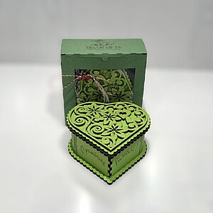 Mărţişor inimioară verde fosforescent- model floral